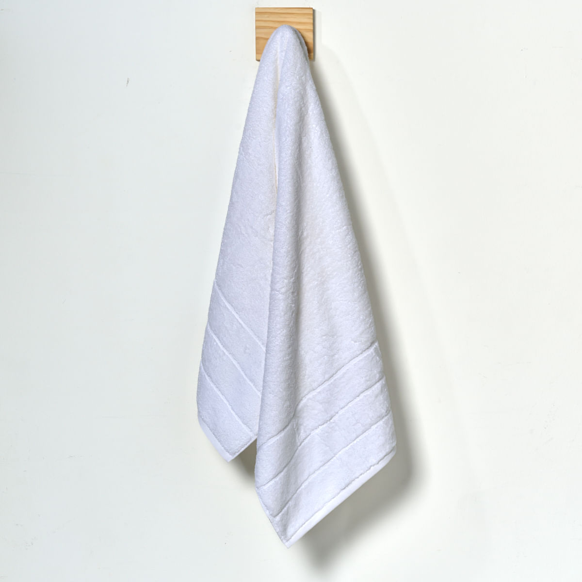 03 10 0056 Toalha Banho Seven Hundred Branco 001